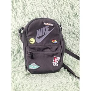 nike crossbody lunch bag